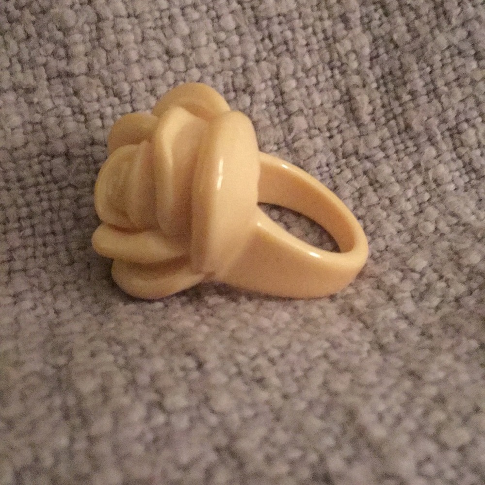 Rosebud ring